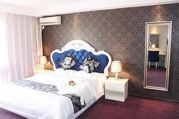 Tangfeng Art Hotel Shenyang North Railway Station 외부 사진